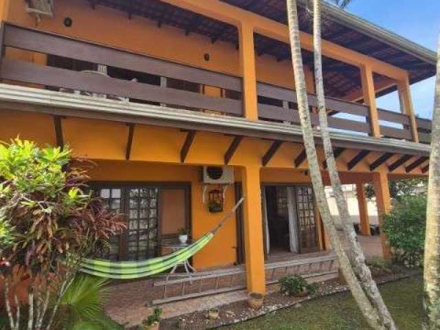 Casa com 2 quartos para alugar no Pontal do Sul, Pontal do Paraná  por R$ 1.800 Por Dia