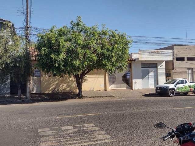 Casa com 3 quartos à venda no Conjunto Segismundo Pereira, Uberlândia , 190 m2 por R$ 650.000