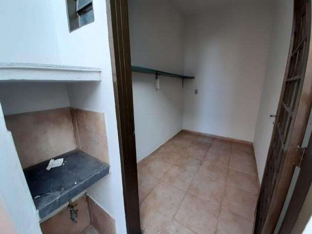 Casa com 2 quartos para alugar no Bom Jesus, Uberlândia  por R$ 1.100