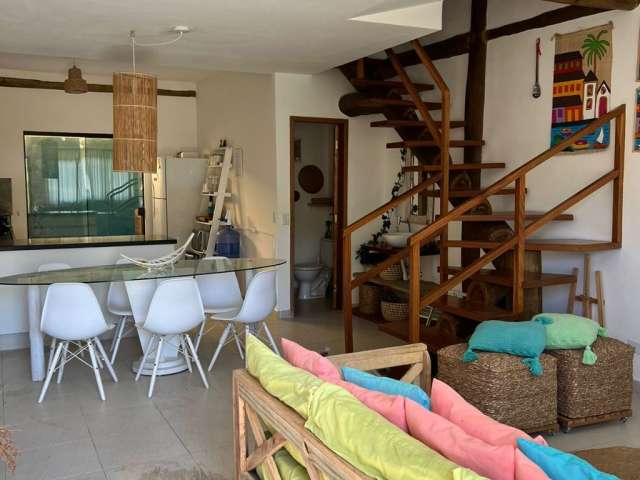 Casa em Maresias com 2 Suítes e Área Gourmet, a 200m da Praia