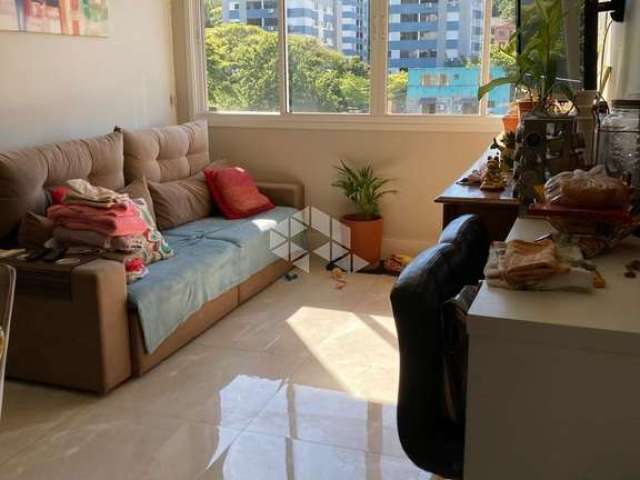 Apartamento 2 dormitórios,suite, andar alto, vaga coberta