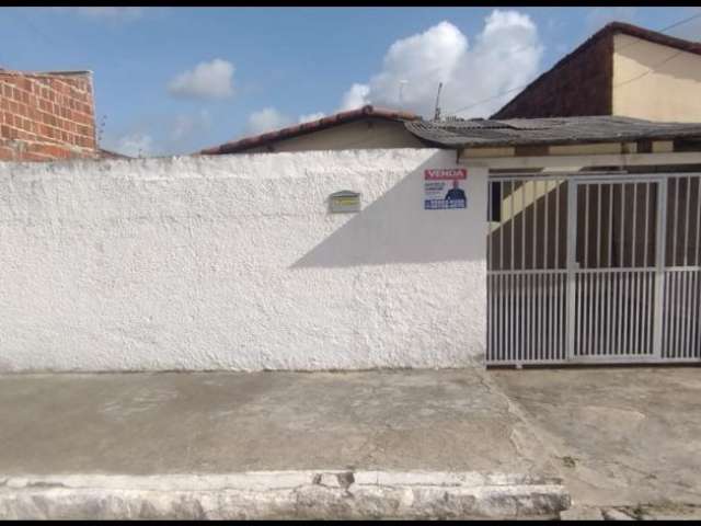 CASA A VENDA ,A 20 METRÔS DA AV.ITAPETINGA Natal - RN