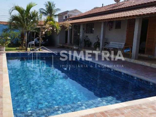 Casa com piscina – Bairro Jd Sta Mônica – São Pedro/SP. AC – 150m². AT – 520m².