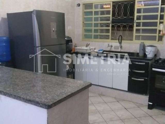 Casa – Bairro Jardim Holliday – São Pedro/SP. AC – 128m². AT – 300m².