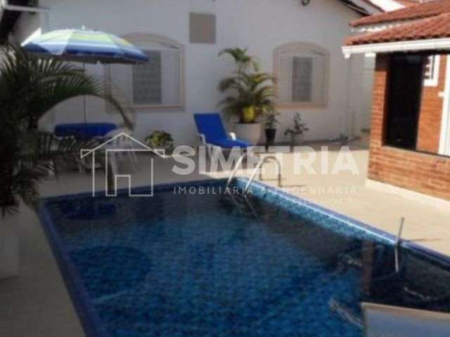 VENDA – Cód. CRV1162411 – CASA COM PISCINA AQUECIDA E ÁREA GOURMET 