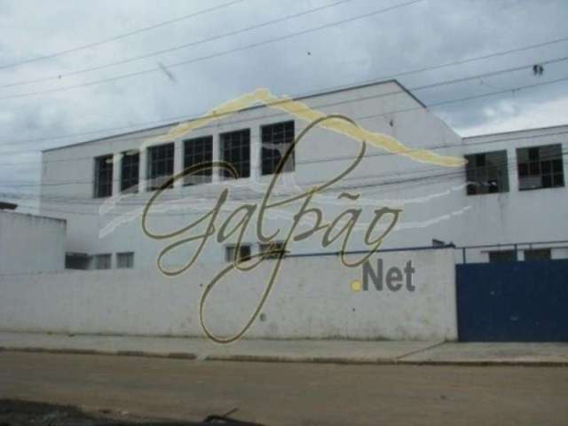 GA2366 - GALPÃO PRECISA DE MUITA REFORMA. Vendo este galpão em vargem grande paulista com 2.100 metros de terreno, 1.800 metros de área de galpão, 1.8