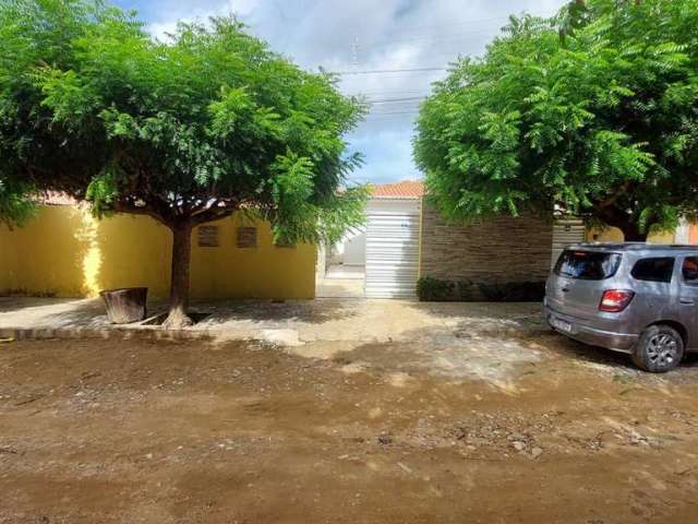 Casa para Venda em Patos, Jardim Europa, 4 dormitórios, 1 suíte, 4 banheiros, 1 vaga