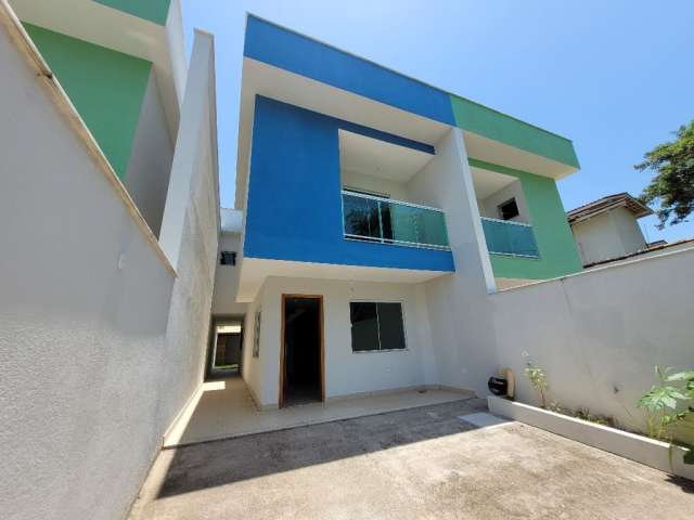 Linda Casa à Venda Granja dos Cavaleiros Macaé-RJ