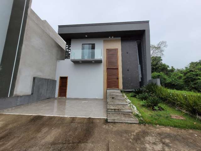 Casa à Venda Condomínio Fechado Macaé-RJ