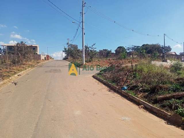 Vende-se lote no Bairro Canadá