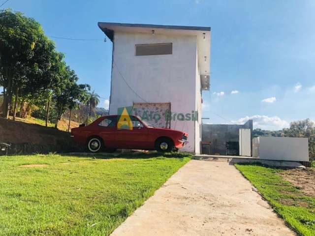 Linda chácara 1000m², com casa de 2 pavimento !