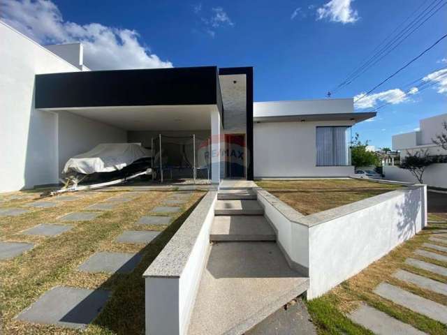 Linda e ampla casa à venda no Condomínio Porto da Pedra - Ijaci - MG.