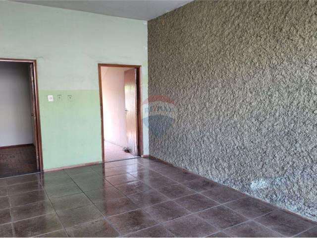 Casa na Região Central com Ponto Comercial