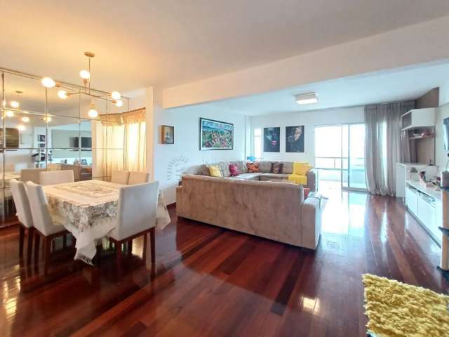 Excelente apartamento beira mar localizado em Casa Caiada/Olinda, com 157m2 de área útil.