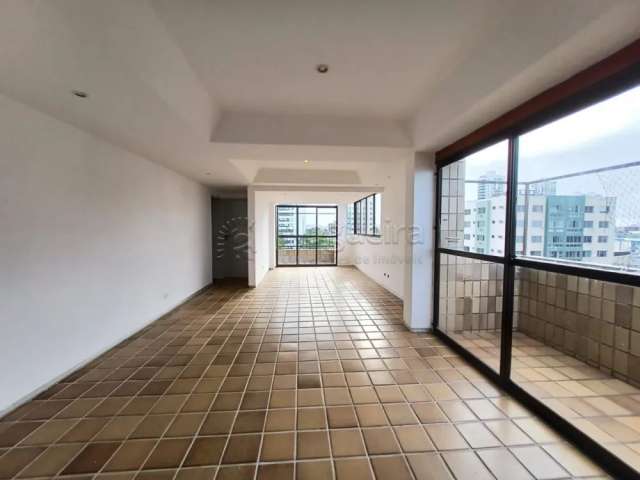 Cobertura com excelente localização em Candeias, com 161,64m² com 3 quartos.