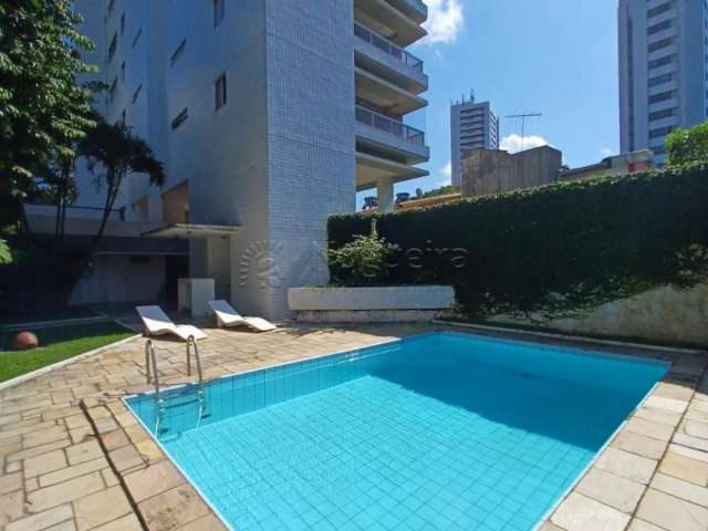 Excelente apartamento localizado no bairro de Casa Forte, Recife - PE com 155,75m².