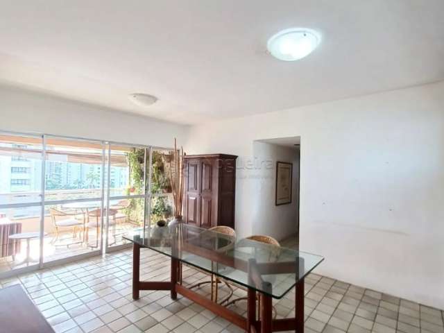 Excelente apartamento localizado no bairro de Casa Forte, Recife - PE com 155,75m².