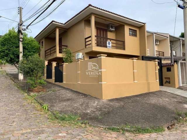 Ótimo duplex de esquina com piscina!