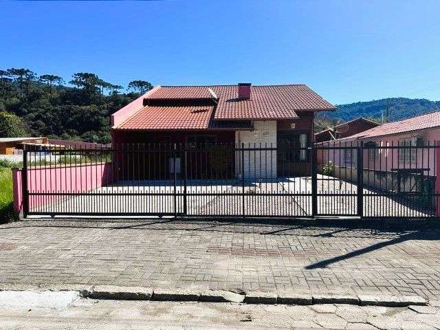 Casa a venda no centro de Urubici