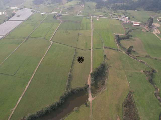 Terreno espetacular de 6 Hectares com potencial Incrível