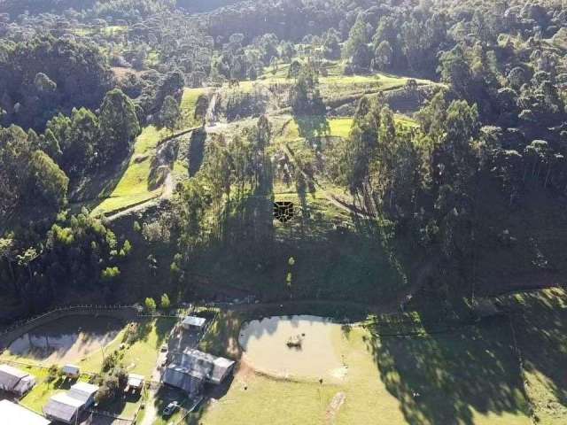 Terreno Rural Encantador com Açudes e Paisagens Deslumbrantes