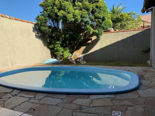 Casa de Alvenaria com Piscina à Venda no Itaguaçu, São Francisco do Sul-SC