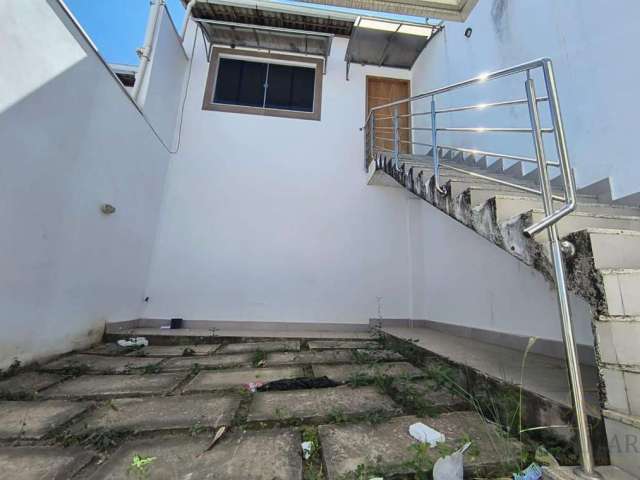 Casa para Venda em Governador Valadares, Castanheiras, 2 dormitórios, 1 banheiro, 1 vaga