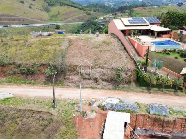 Terreno à Venda em Igaratá 1.400 m² em Condomínio