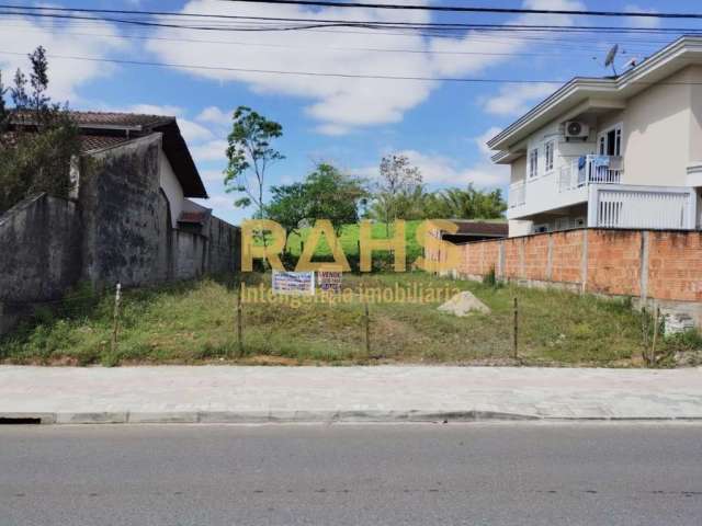 Terreno plano em excelente localização