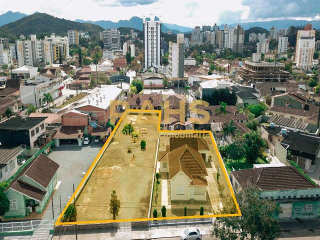 Terreno no Bairro Anita Garibaldi em Joinville - RAHS Imobiliária