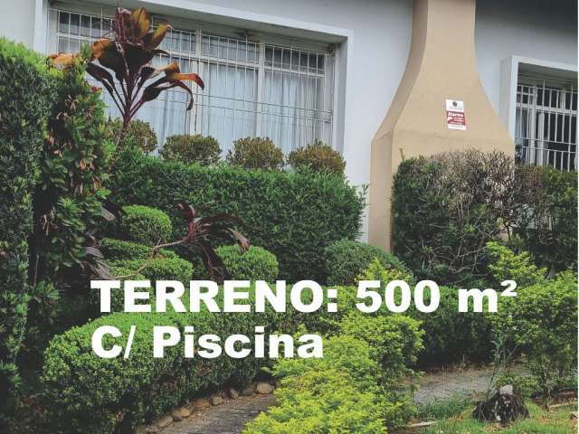 Com 500m² de terreno, piscina e muito mais! Seu novo lar te espera.