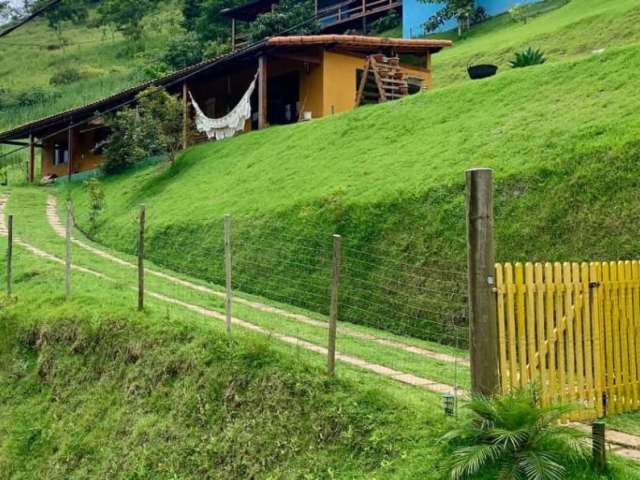 Linda Casa em condomínio em Areal - RJ