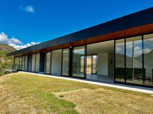 Casa Linear - Nova em Itaipava