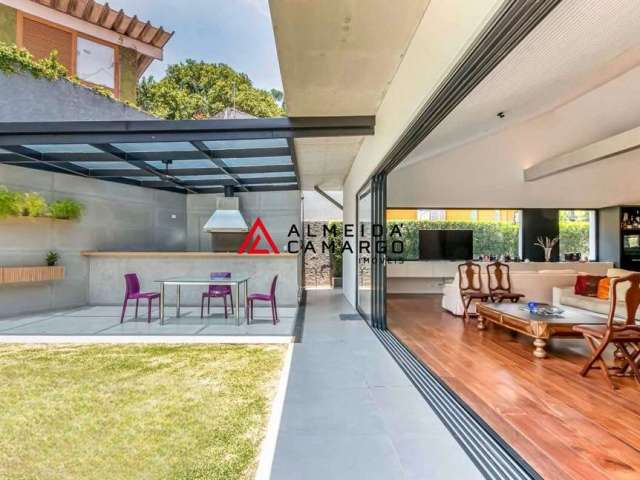 Casa Alto de Pinheiros 4 Suítes Piscina Reformada 549m²