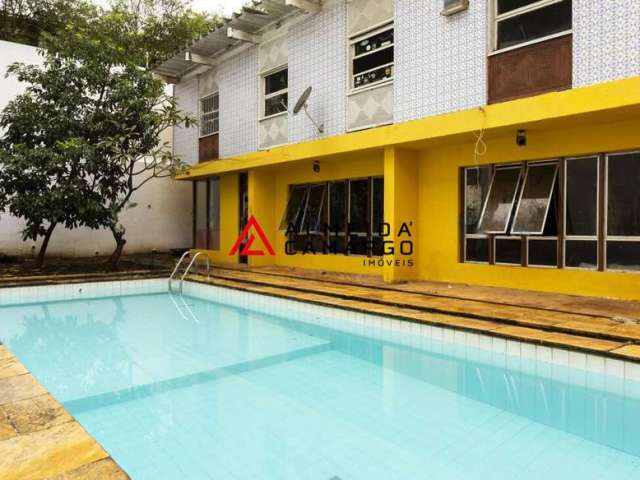 Casa Alto de Pinheiros - 720 m² - 4 Dormitórios sendo 3 Suítes, Piscina e 3 Vagas