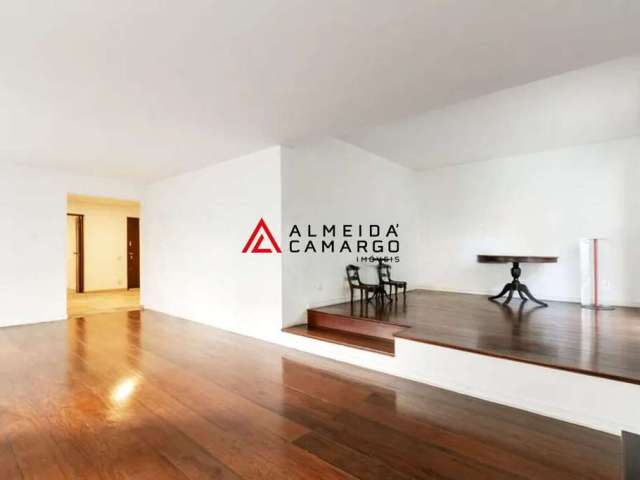 Casa Alto de Pinheiros -  501m² - 5 Dormitórios sendo 3 Suítes, 5 Banheiros, 3 Vagas de garagem