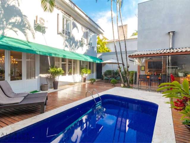 Casa Cidade Jardim Reformada Piscina 4 Suítes 650m²