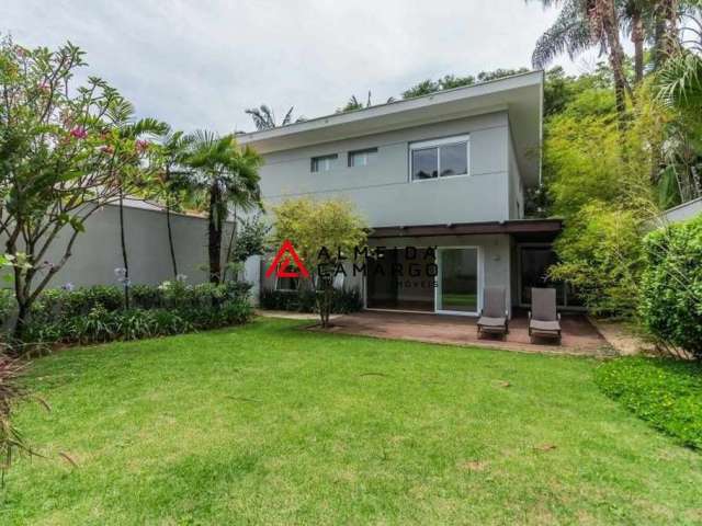 Casa Alto de Pinheiros 319m² 3 dormitórios 3 suítes 5 vagas