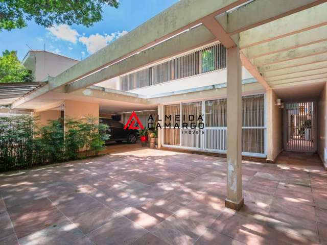 Casa Jardim Paulistano - 403m² - 4 dormitórios sendo 2 suítes, elevador, 4 vagas de garagem