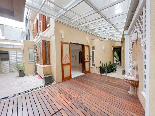 Casa de Vila Jardim Paulistano 4 Dormitórios Terraço 300m²