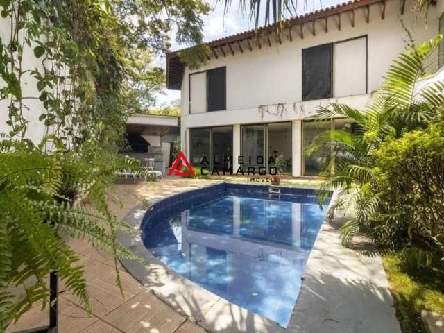 Casa Alto de Pinheiros - 773m² - 4 suítes, 6 banheiros, piscina e 4 vagas