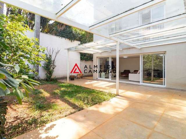 Casa Alto de Pinheiros - 486 m² -  5 Dormitórios sendo 1 Suíte, Academia e 6 Vagas