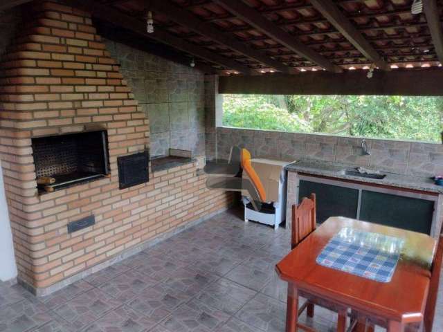 Vende-se chácar em Salto 5727m², 2 casas, piscina, pomar com MUITAS frutiferas e excelente espaço gourmet