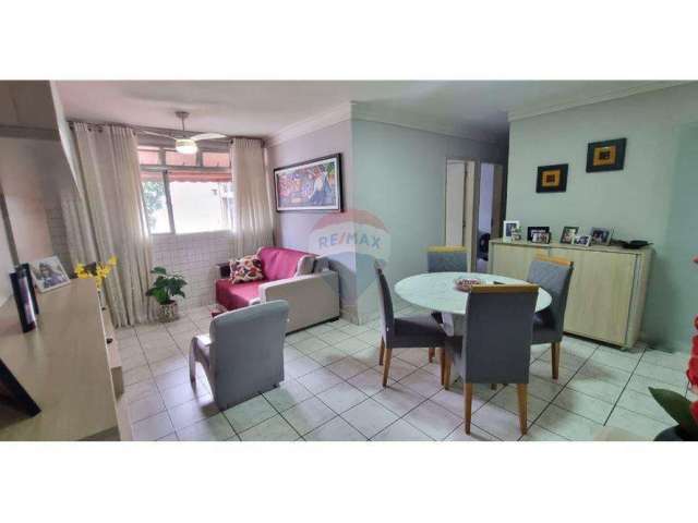 Vendo apartamento no bairro Campo Grande,90 m² com 03 quartos, 01 suíte, dependência completa e 01 vaga de garagem coberta.