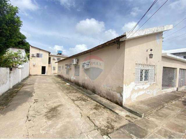 Vendo casa com terreno de 422,04 m², no bairro do Cordeiro - Recife/PE