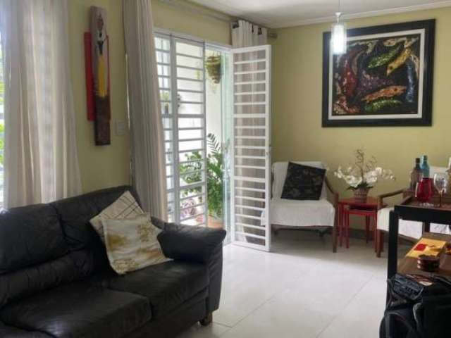 Casa duplex 4/4 em Itapuã