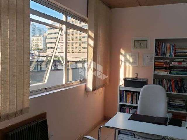 Sala no Bairro Auxiliadora com 34 m2 ,pronta para uso com recepção split, prédio com elevador elevad