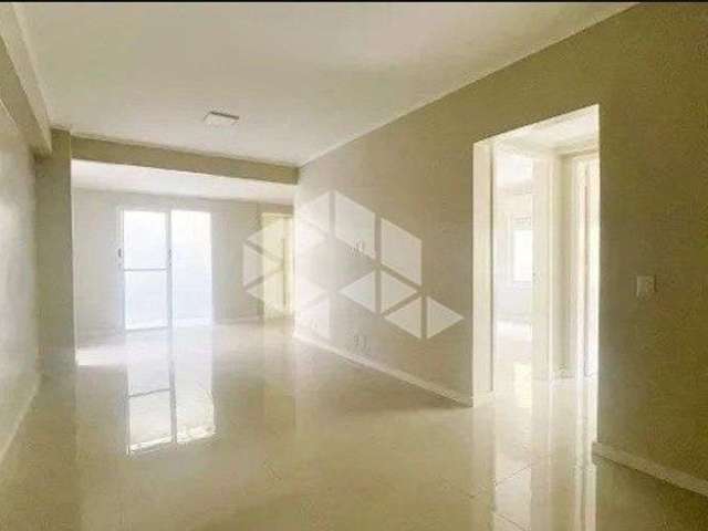 Apartamento térreo, 3 quartos sendo 1 suíte, bairro JD. Salso em Porto Alegre.