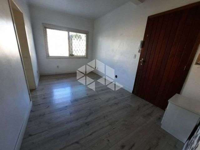 Apartamento com 2 quartos em Passo da Areia - Porto Alegre - RS