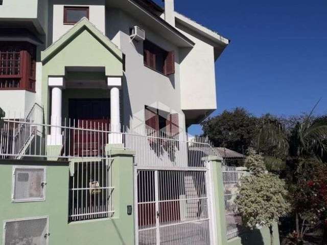 Excelente casa /sobrado, 4 quartos com viabilidade de mais 2, no Cristo Redentor